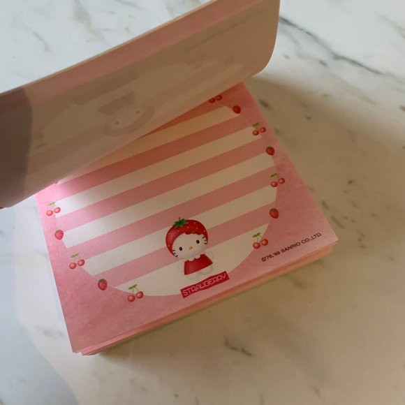 Lot of 2 VINTAGE 90S Y2K Hello Kitty Memo Pads - Picture 9 of 12